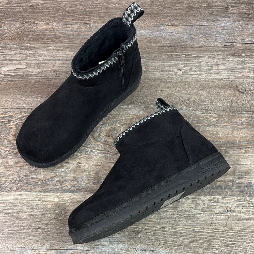 Muk Luks LARISSA Boots Size 8